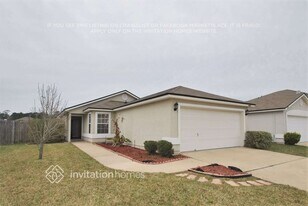 1872 Pineta Cove Drive in Middleburg, FL - Building Photo