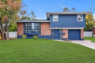 17 Edna Dr in Syosset, NY - Building Photo