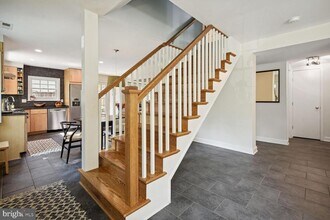 9202 Bulls Run Pkwy in Bethesda, MD - Building Photo - Building Photo