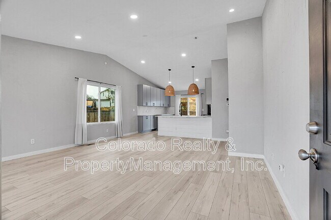 8065 Eagleview Dr in Littleton, CO - Building Photo - Building Photo