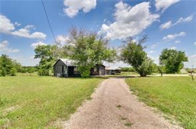 property at 3911 Southwinds Dr
