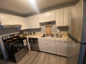 20 Wolf Rd in Lebanon, NH - Building Photo
