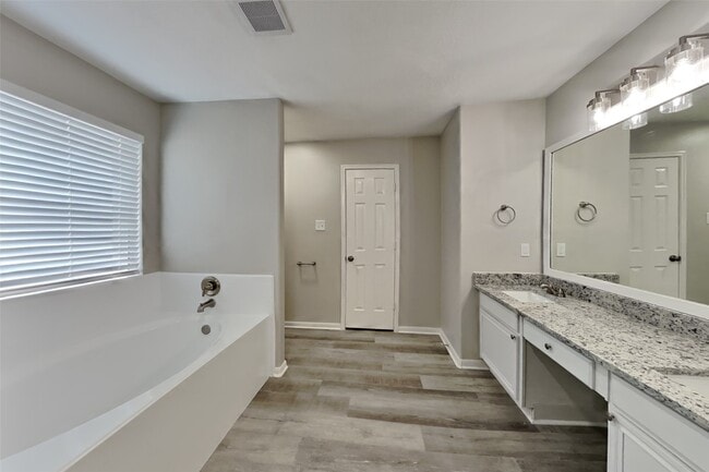 6611 Barker Bend Ln
