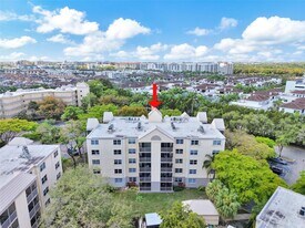 8343 Lake Dr in Doral, FL - Building Photo