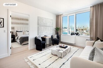 36-20 Steinway St in Queens, NY - Building Photo - Building Photo