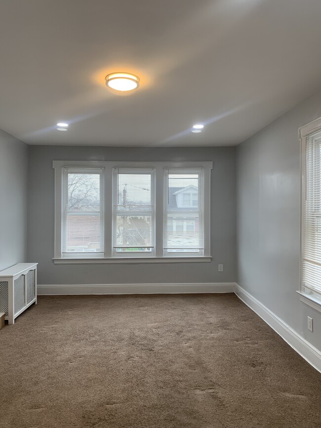 12 Fairchild Pl, Unit 1 in Irvington, NJ - Foto de edificio - Building Photo