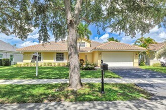 3562 Southern Orchard Rd W in Davie, FL - Building Photo - Building Photo