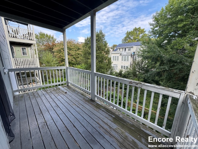 23 Tufts St in Cambridge, MA - Foto de edificio - Building Photo