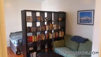 1450 Commonwealth Ave, Unit 16 in Boston, MA - Building Photo