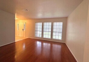 63 S Stony Bridge Cir in Spring, TX - Building Photo