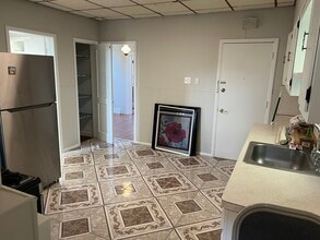 13 Clover St in Newark, NJ - Foto de edificio - Building Photo