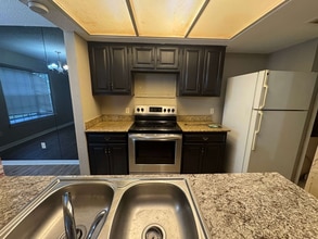 2004 Greenpoint Dr in New Orleans, LA - Building Photo - Building Photo