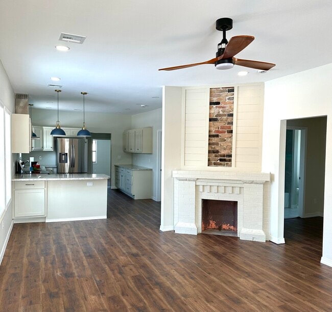 102 Meadowlark Ave in Bartlesville, OK - Building Photo - Building Photo