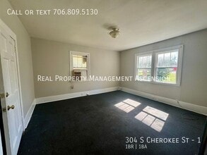 304 S Cherokee St in La Fayette, GA - Building Photo - Building Photo
