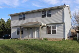 926 W Belmont Ave in Lincoln, NE - Building Photo