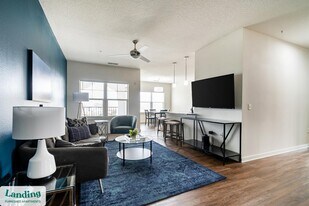 2439 Casona Ln in Melbourne, FL - Building Photo