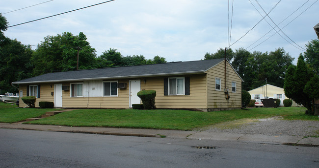 1403 Spring Ave NE in Canton, OH - Foto de edificio - Building Photo