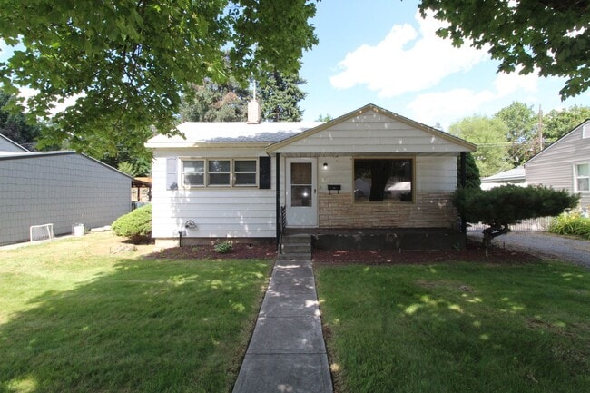 6112 N Driscoll Blvd in Spokane, WA - Building Photo - Building Photo