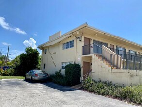 2309 S Federal Hwy, Unit 1 in Boynton Beach, FL - Foto de edificio - Building Photo