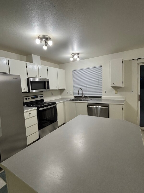 638 Main St in Algona, WA - Foto de edificio - Building Photo