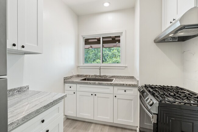 Villa De Buenavista in Ventura, CA - Building Photo - Building Photo