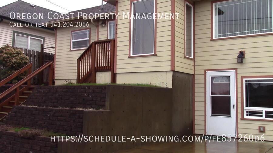 616 NW Lee St in Newport, OR - Building Photo