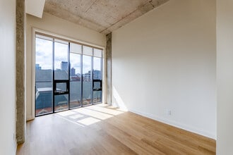 11 Robert in Hamilton, ON - Building Photo - Interior Photo
