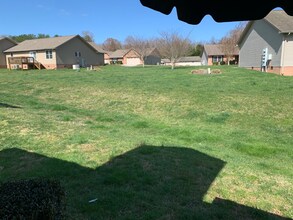 2108 Pleasant View Dr in Johnson City, TN - Building Photo - Building Photo