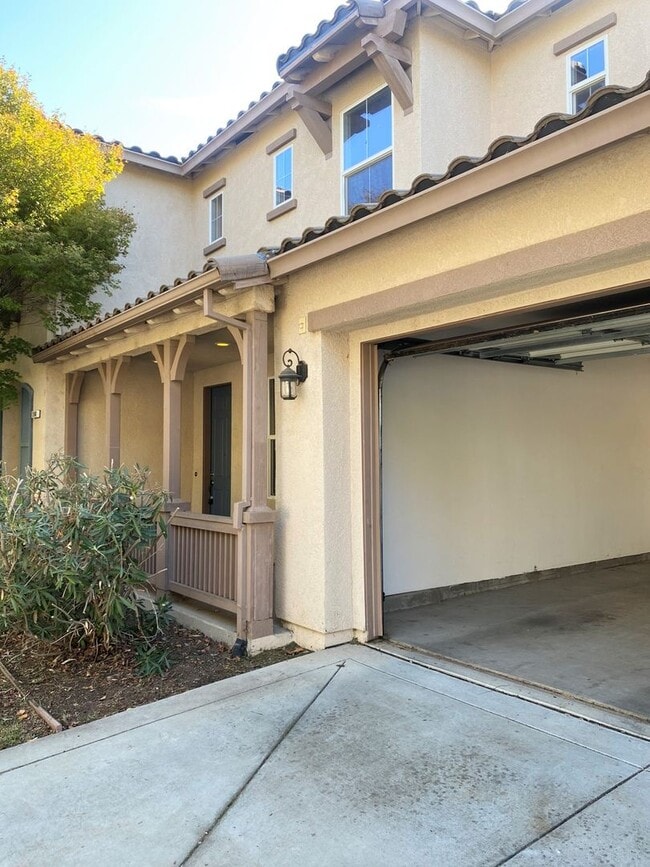 1240 Avignon Dr in Merced, CA - Building Photo - Building Photo