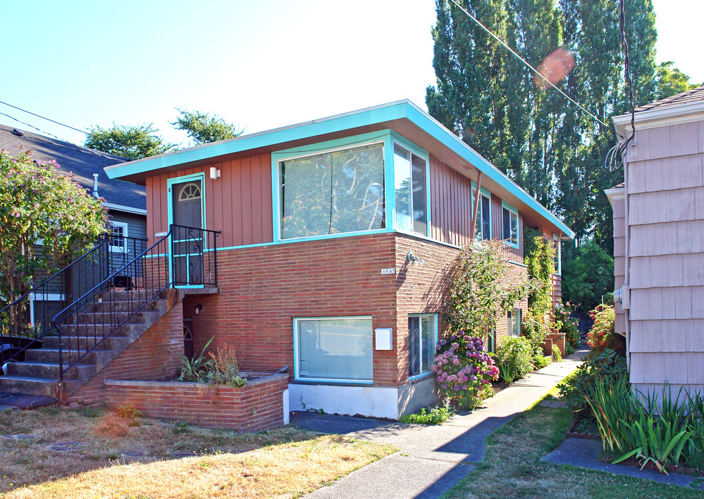 3930-3932 Woodland Prk Ave N in Seattle, WA - Foto de edificio