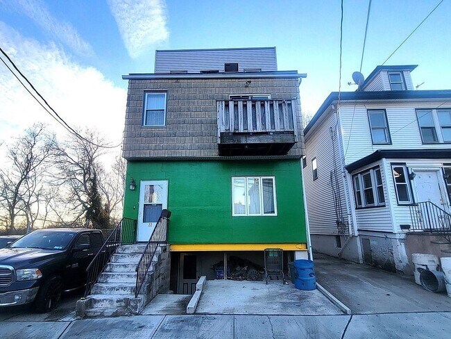 22 Wegman Ct in Jersey City, NJ - Building Photo - Building Photo
