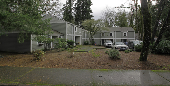 Lake View Villas in Lake Oswego, OR - Foto de edificio - Building Photo