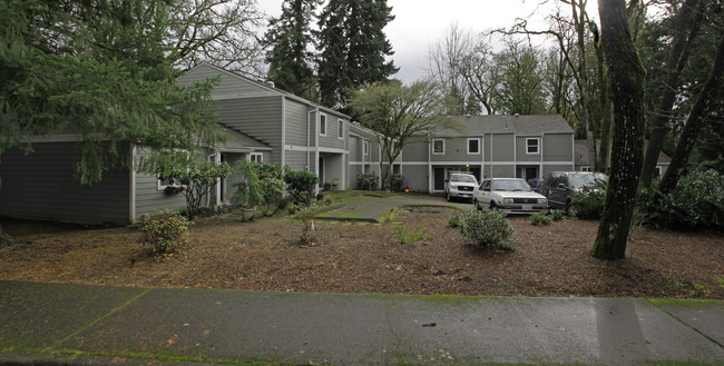 Lake View Villas in Lake Oswego, OR - Building Photo - Building Photo