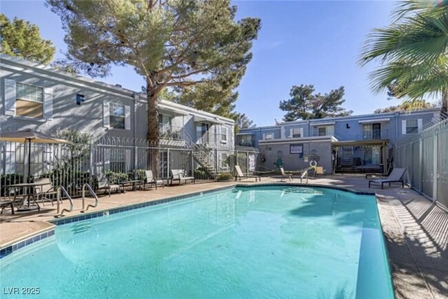 3823 S Maryland Pkwy, Unit C3 in Las Vegas, NV - Building Photo - Building Photo