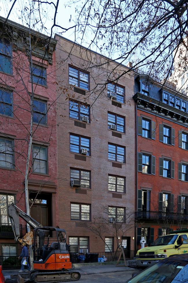 21 Gramercy Park S in New York, NY - Building Photo - Building Photo