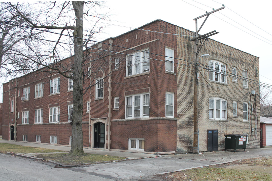 2800 E 81st St in Chicago, IL - Foto de edificio