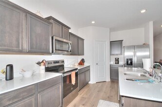 5103 Knob Hl Dr in Denton, TX - Building Photo - Building Photo