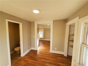3841 Roberts St in Kansas City, MO - Building Photo - Building Photo