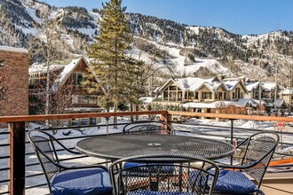 1006 E Hyman Ave in Aspen, CO - Building Photo - Building Photo