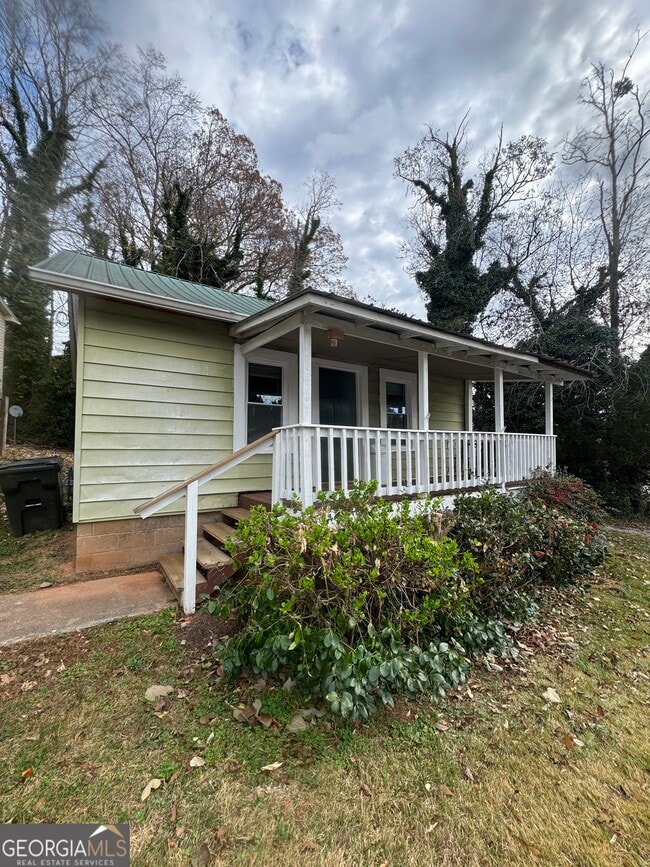 105 Mechanic St SE in Dahlonega, GA - Building Photo - Building Photo