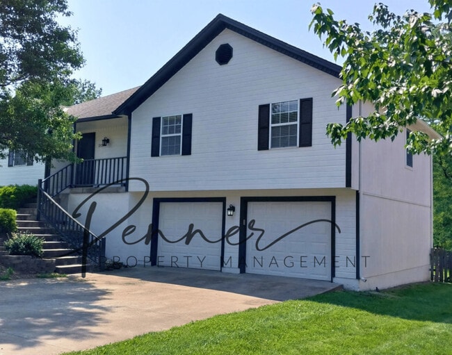 property at 2121 SW Sterling Dr