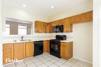 7215 Bradley Dr in Plainfield, IL - Foto de edificio - Building Photo