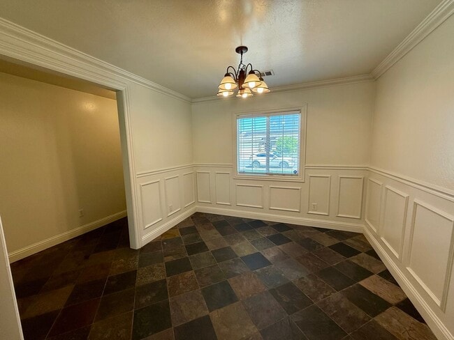 11507 ERESMA Dr in Bakersfield, CA - Building Photo - Building Photo