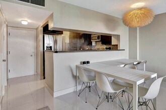 5 Island Ave in Miami Beach, FL - Building Photo - Building Photo