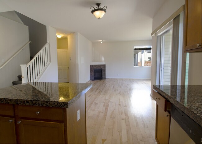 4621 S 214th Plz in Kent, WA - Foto de edificio - Building Photo