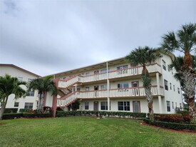 74 Preston Way in Boca Raton, FL - Building Photo