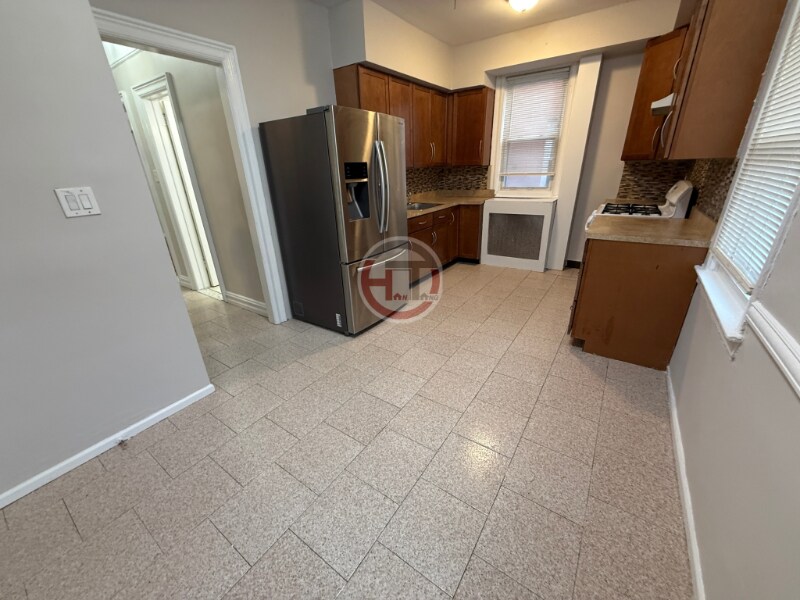 1512 Gillespie Ave in Bronx, NY - Building Photo