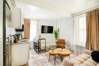 234 W 73rd St in New York, NY - Foto de edificio - Building Photo