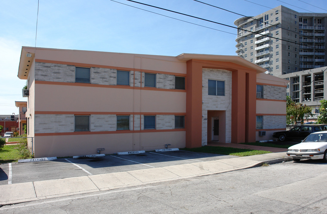 2170 NW Flagler Ter in Miami, FL - Building Photo