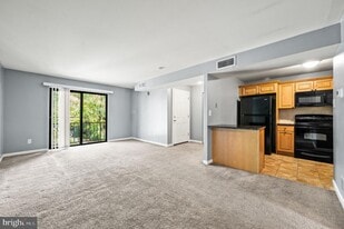 830 Putnam Blvd in Wallingford, PA - Building Photo